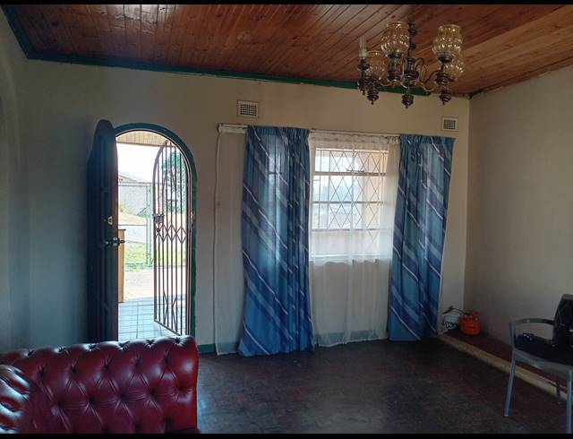 4 BEDROOM HOUSE FOR SALE IN UMLAZI H